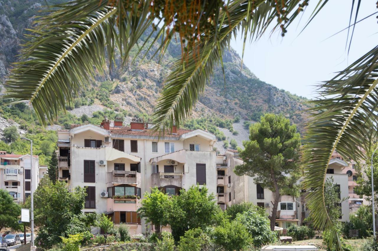 Apartment Rhizon Risan Exterior foto